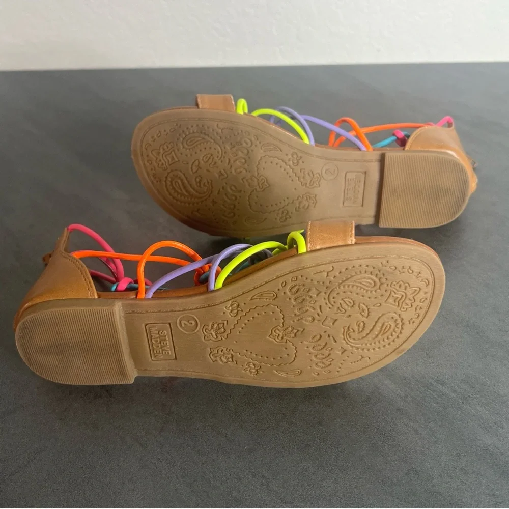 Steve Madden JTina Girls Size 2 Bright Rainbow Gladiator Sandals Back‎ Zip